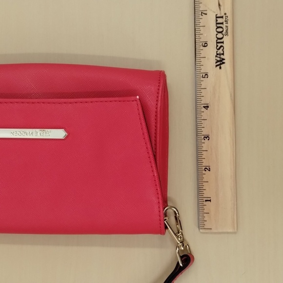Steve Madden red crossbody clutch purse adjustable detachable strap 8 x 5 - Picture 11 of 11